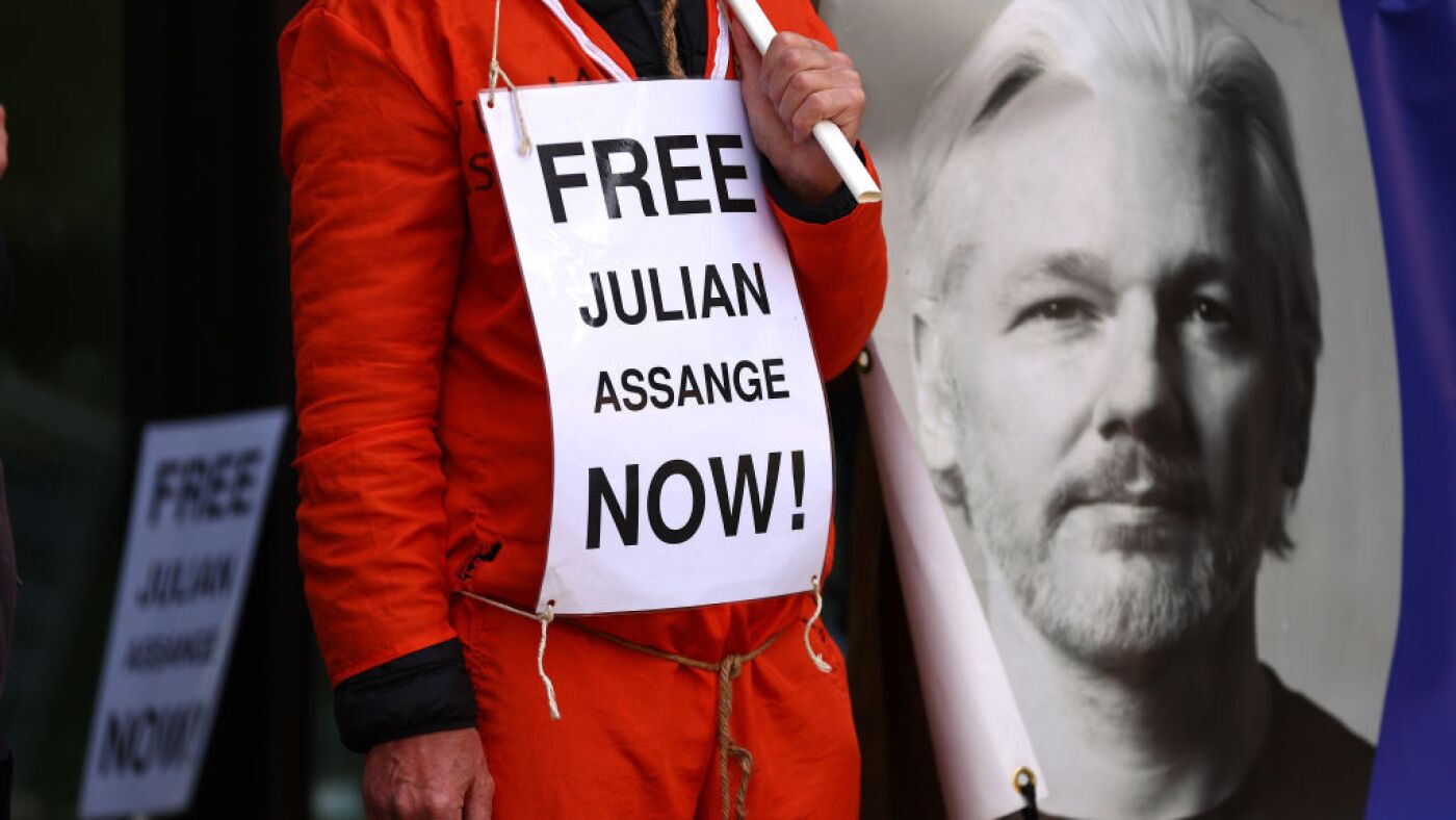 Julian Assange, fundador do WikiLeaks, fecha acordo judicial com os EUA
