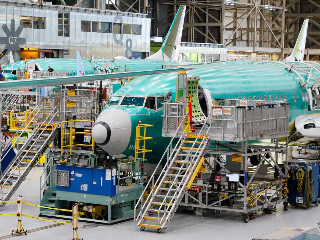 As aeronaves Boeing 737 Max foram vistas em vários estados de montagem na fábrica da Boeing em Renton, Washington, na última terça-feira.