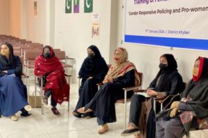 Quebrando o silêncio: a jornada do Paquistão contra a violência de gênero